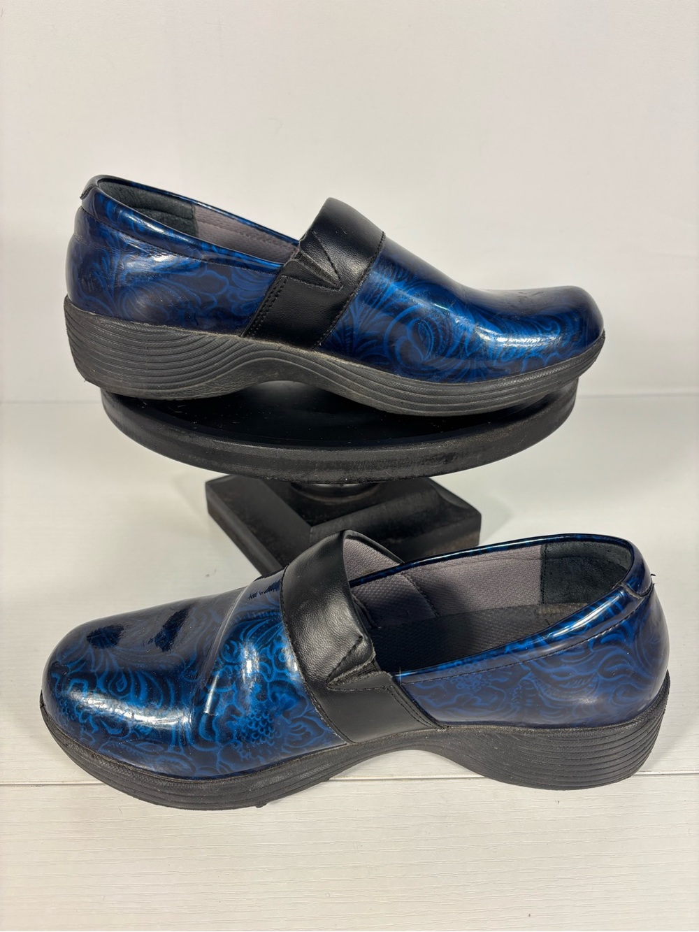 Dansko Work Wonders Blue Floral Nursing Clogs Slip Resistant Shoes EU 38
